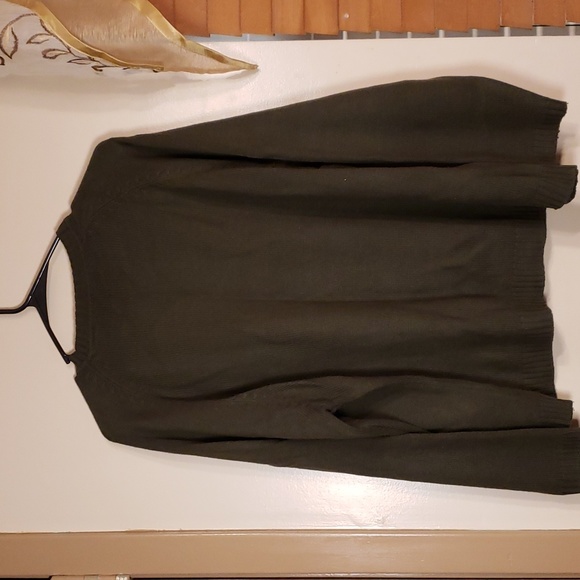 Plus Size Sweater - Picture 4 of 5